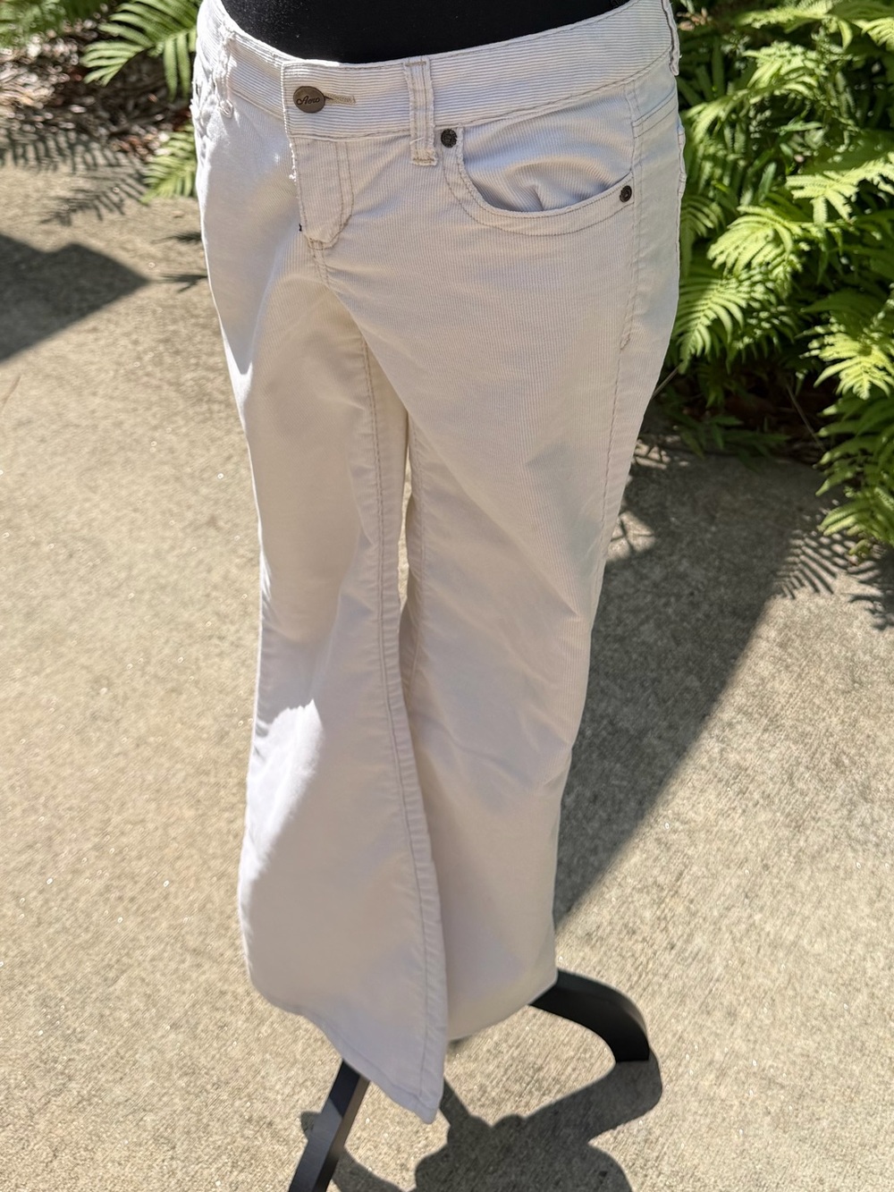 Aeropostale White Corduroy Bootcut Low-Rise Jeans - Juniors Size 3/4 - Picture 11 of 12